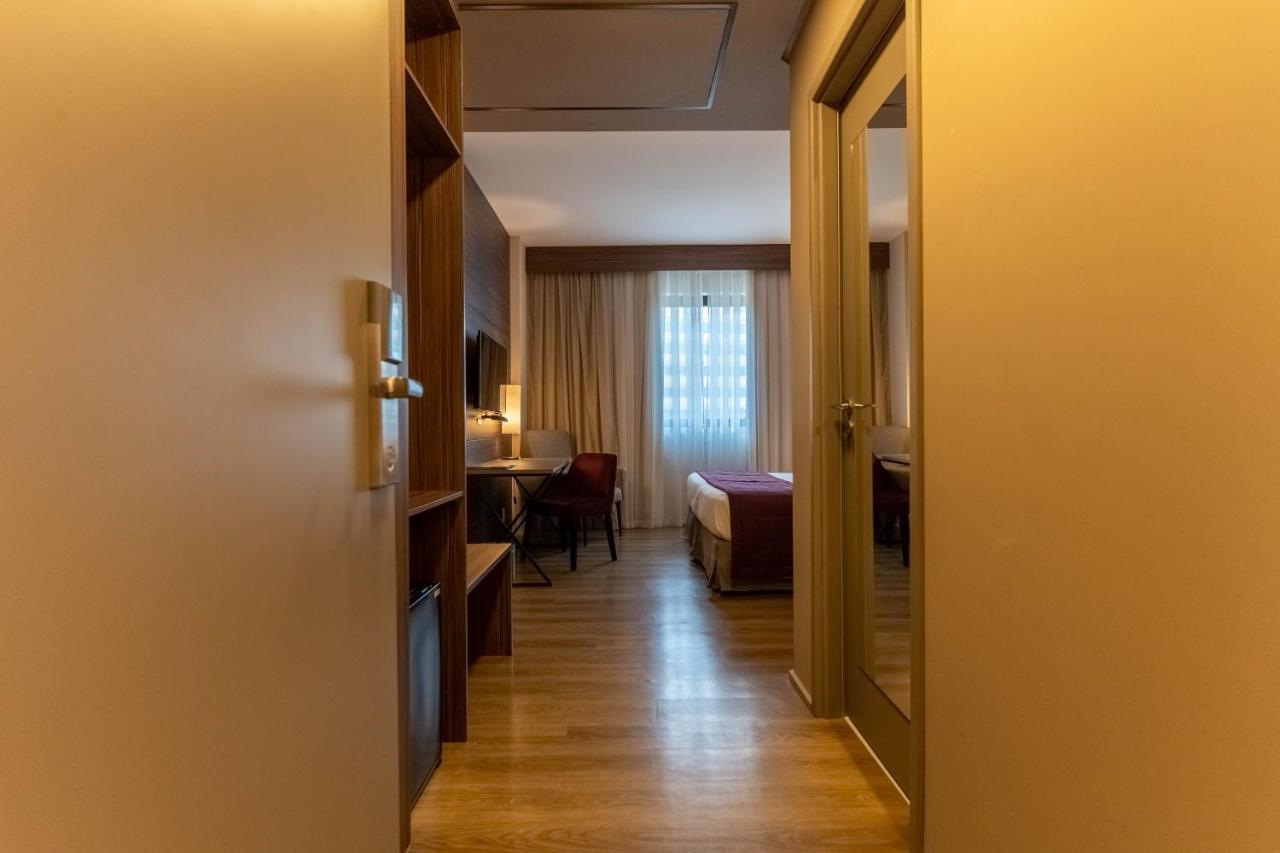 Royal Palm Tower Anhanguera Hotel 4*